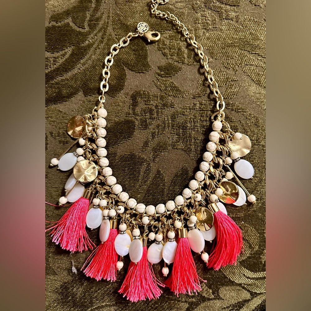 White and Pink Necklace - Picture 1 of 2